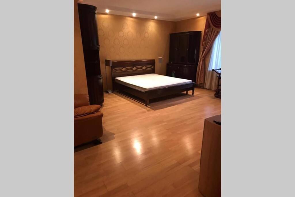One Bedroom Kreschatik Str 4 Киев Екстериор снимка