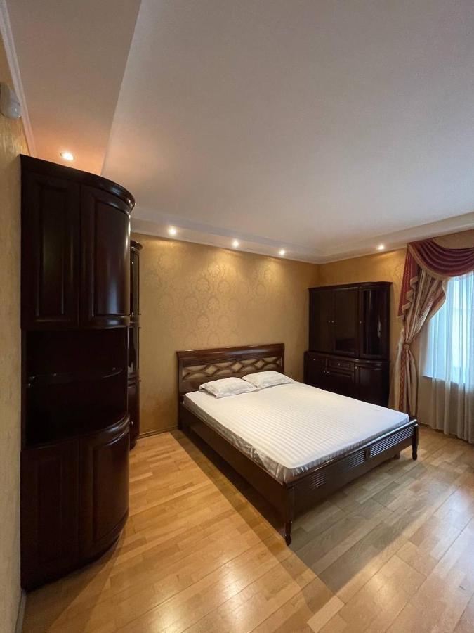 One Bedroom Kreschatik Str 4 Киев Екстериор снимка