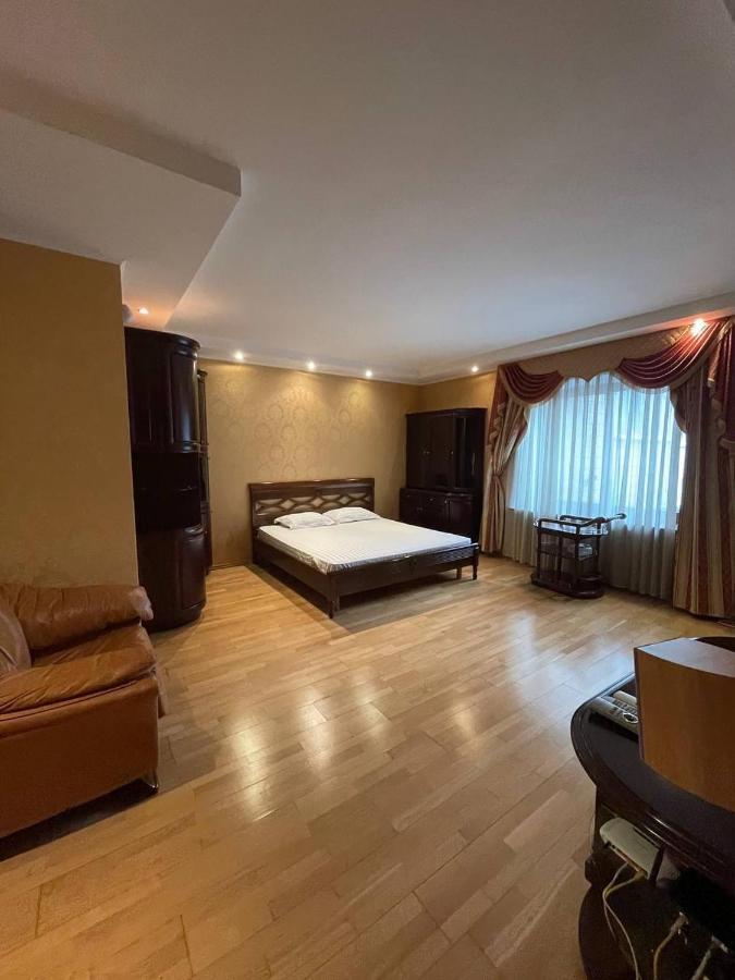 One Bedroom Kreschatik Str 4 Киев Екстериор снимка